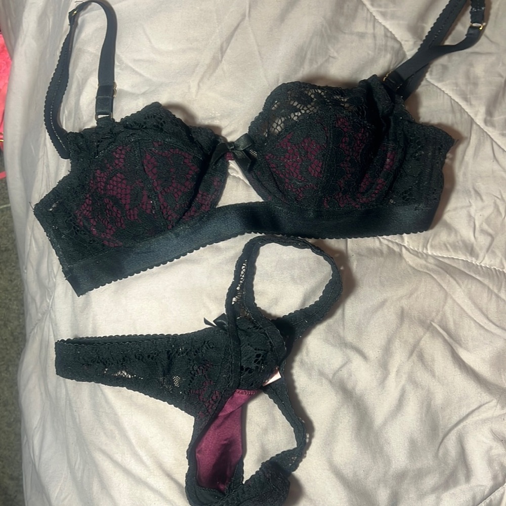 Sexy Set. Lacy Embroidered Agent Provocateur Bra/Thong in Blk/Maroon 34C Thong 2